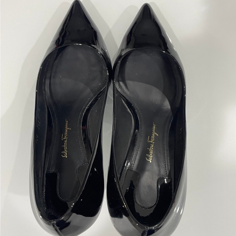 Salvatore Ferragamo Black Patent Pumps Heels Size 37.5 - Picture 2 of 12